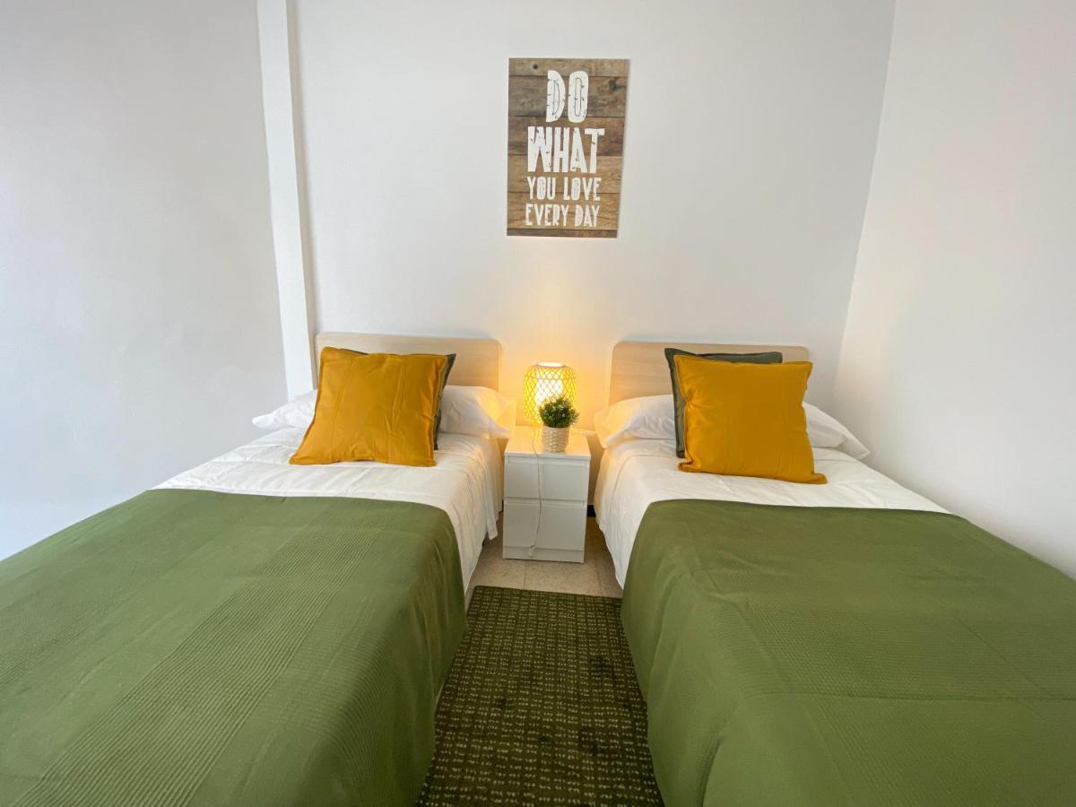Piso Primera Linea De Playa Laredo Ngoại thất bức ảnh
